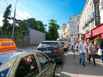 Машины с московскими номерами освободят от оплаты парковки